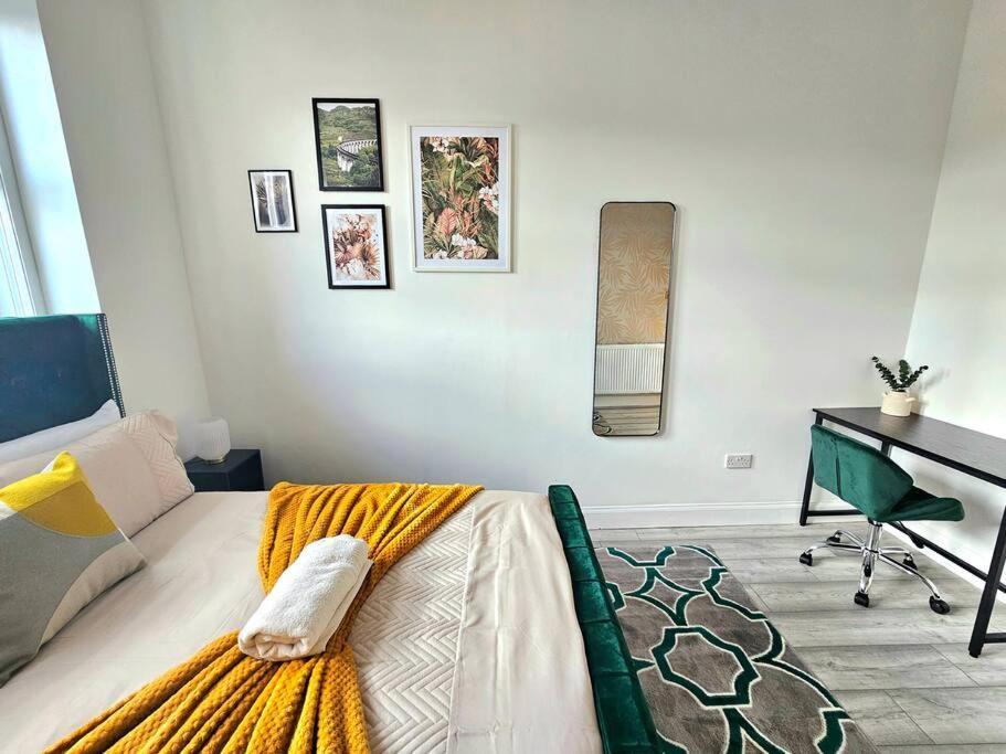 Spacious Haven With Free Parking Glasgow Exterior foto