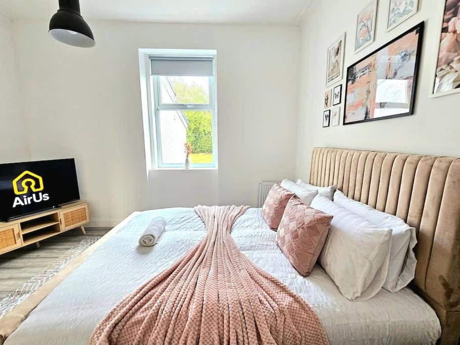 Spacious Haven With Free Parking Glasgow Exterior foto